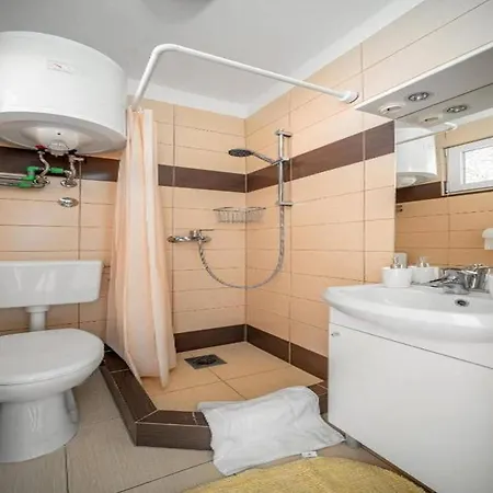 In Near Male Vrulje Апартаменты Водице