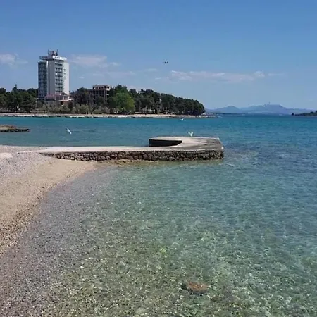 In Near Male Vrulje *